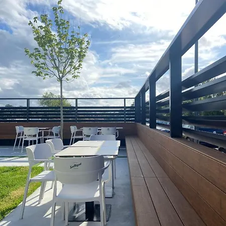 Plea House Albergue Loredo