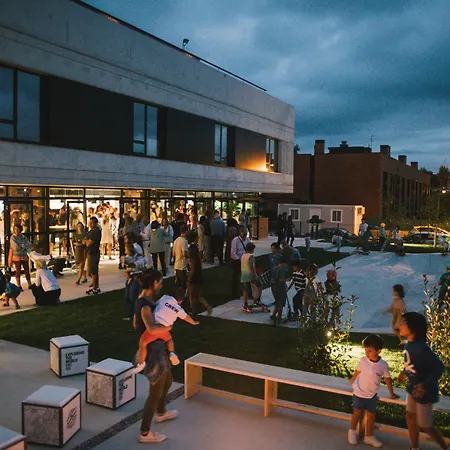 Plea House ホステル ロレド