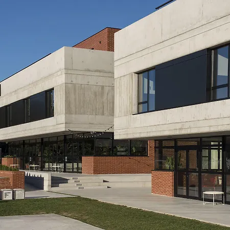 Ostello Plea House *