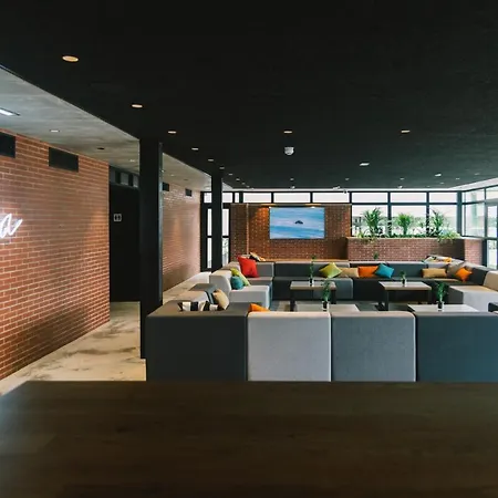 Hostel Plea House *