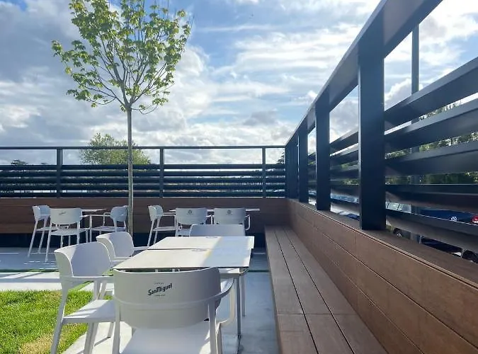 Plea House Albergue Loredo